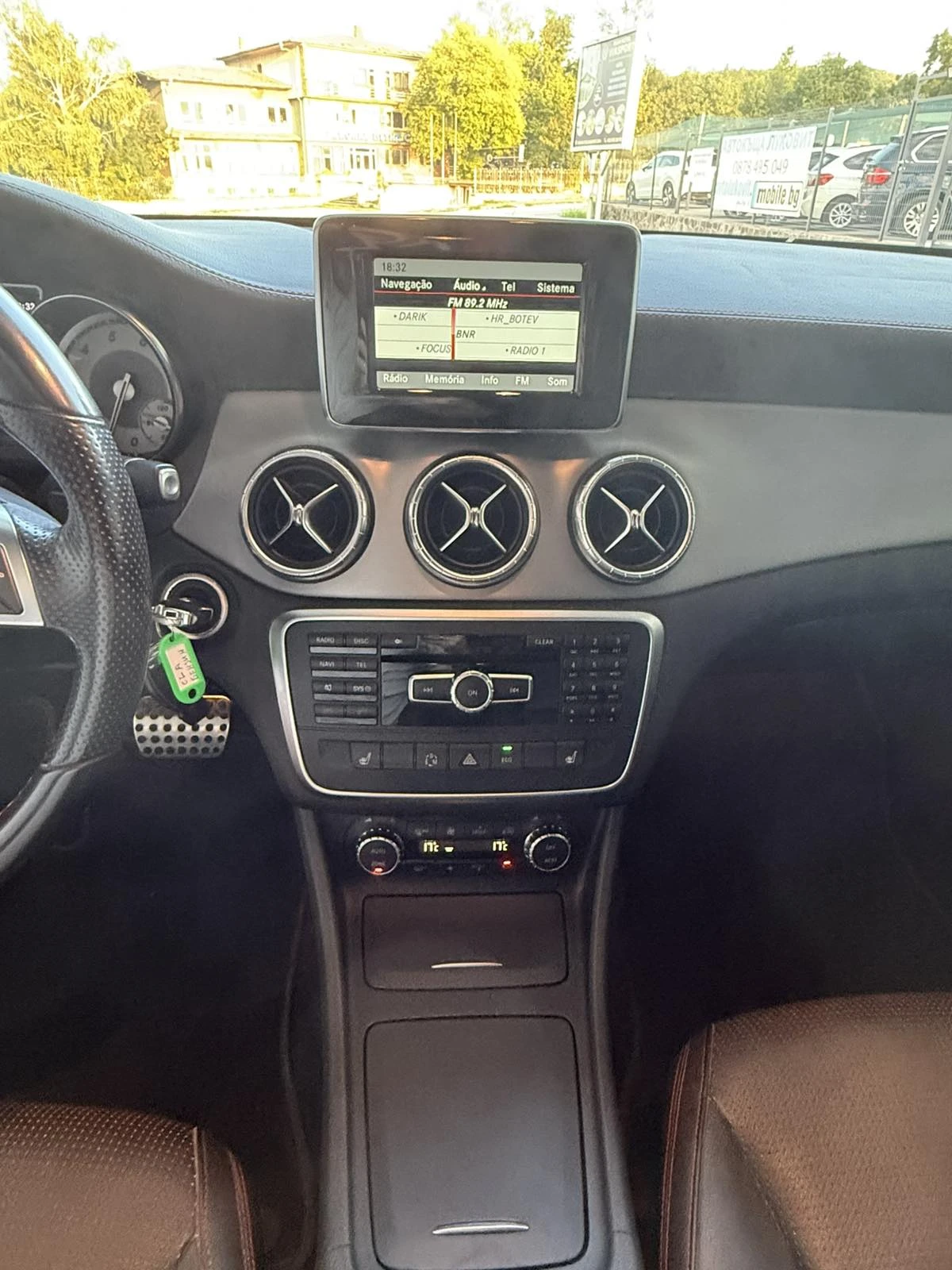 Mercedes-Benz CLA 250 AMG  4-matic, снимка 8 - Автомобили и джипове - 55811330