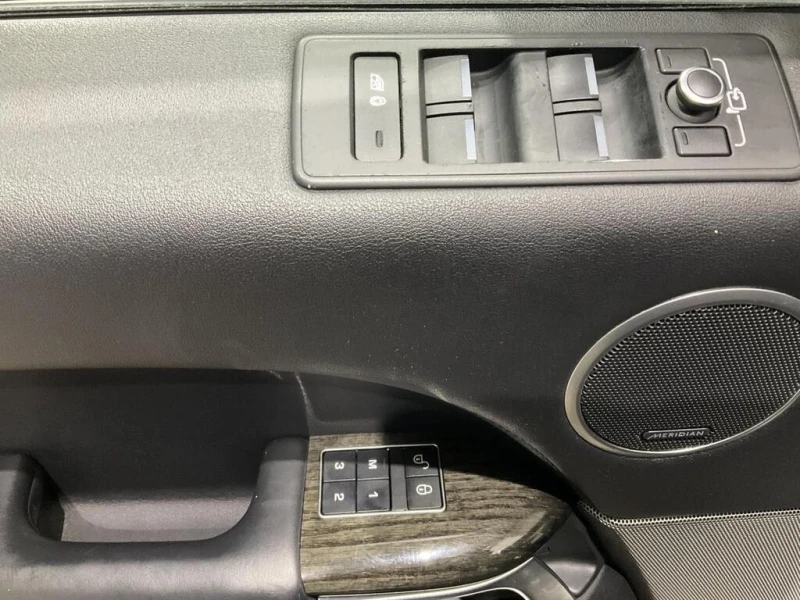 Land Rover Range Rover Sport * AWD CUIR TOIT PANO NAVI CAMERA RECUL MAGS * CARF, снимка 7 - Автомобили и джипове - 52924160