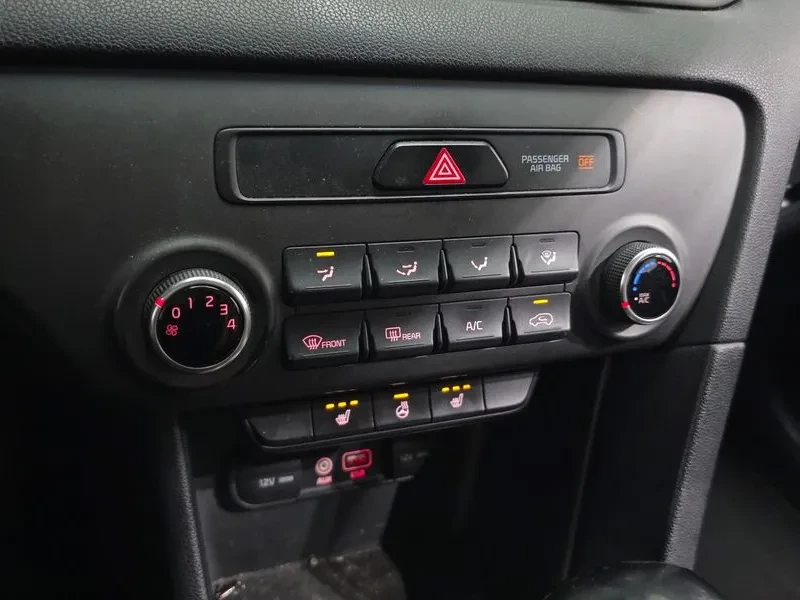 Kia Sportage  Diesel 1.7 2Wd Noblesse, снимка 15 - Автомобили и джипове - 56118389