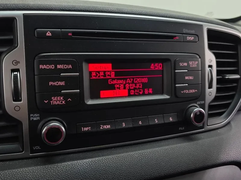 Kia Sportage  Diesel 1.7 2Wd Noblesse, снимка 14 - Автомобили и джипове - 56118389