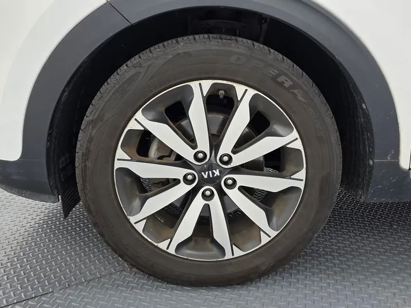 Kia Sportage  Diesel 1.7 2Wd Noblesse, снимка 4 - Автомобили и джипове - 56118389