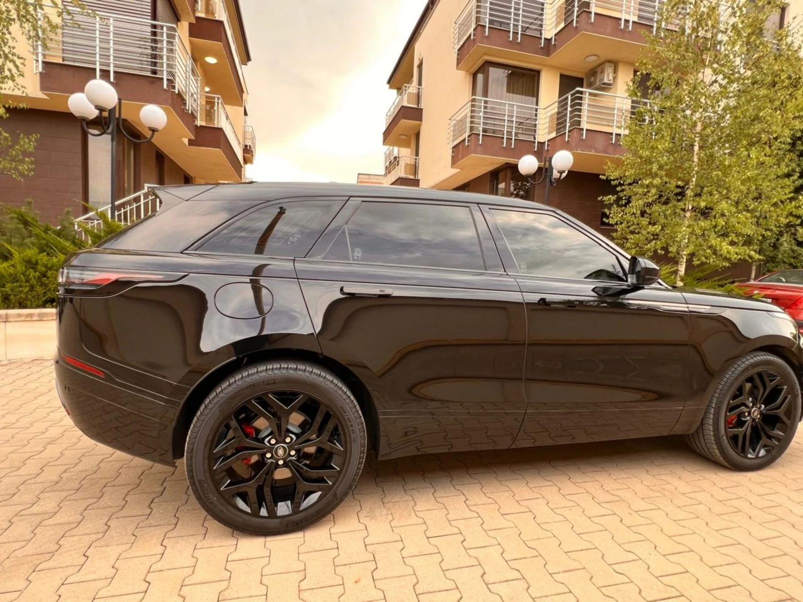 Land Rover Range Rover Velar P250 - изображение 6