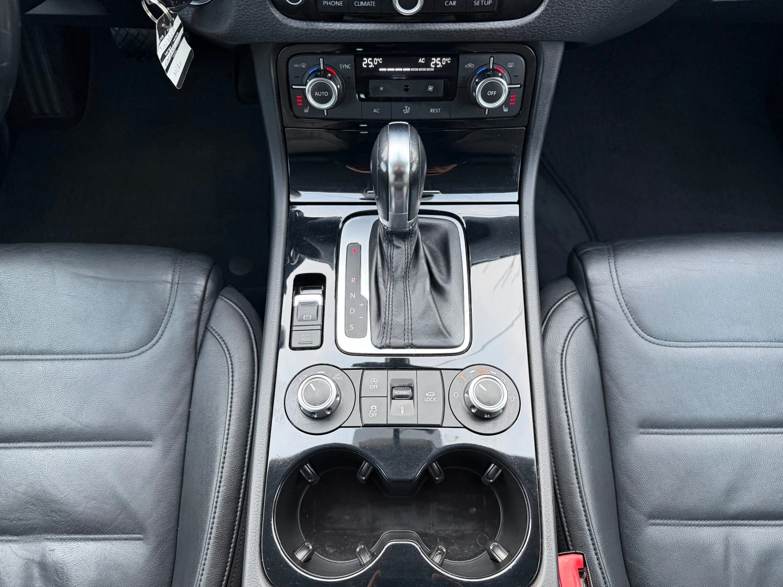 VW Touareg 3.0TDI 4M Facelift Euro5b, снимка 13 - Автомобили и джипове - 53884021