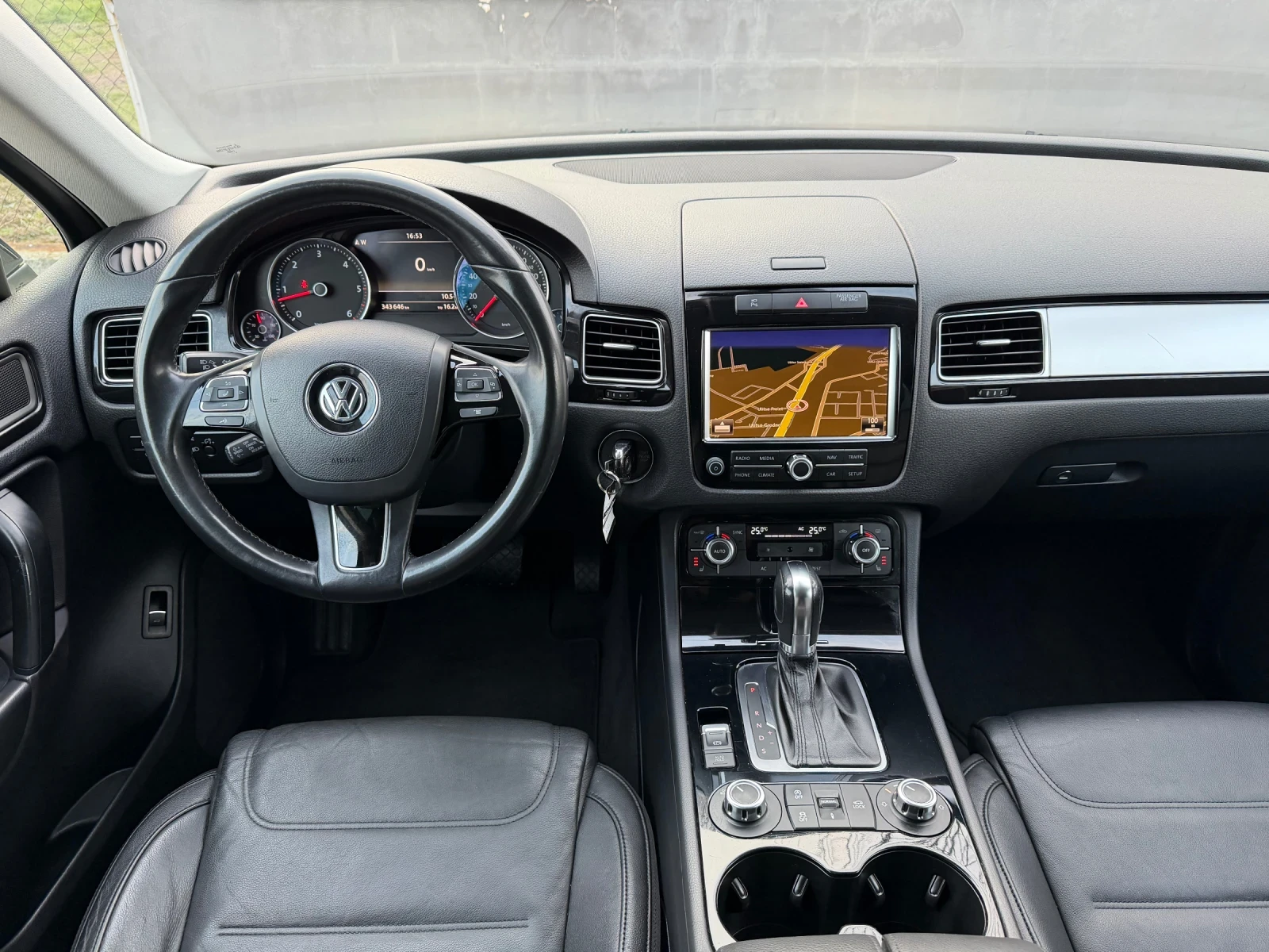 VW Touareg 3.0TDI 4M Facelift Euro5b, снимка 11 - Автомобили и джипове - 53884021