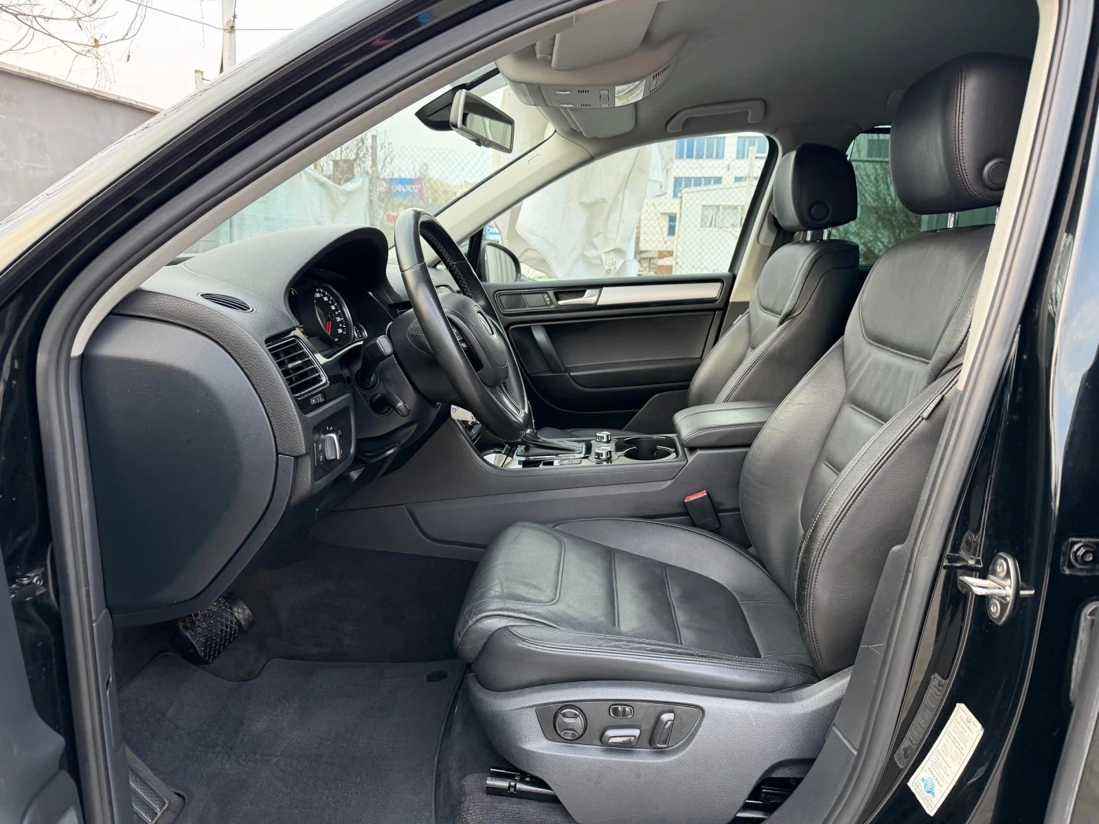 VW Touareg 3.0TDI 4M Facelift Euro5b, снимка 8 - Автомобили и джипове - 53884021