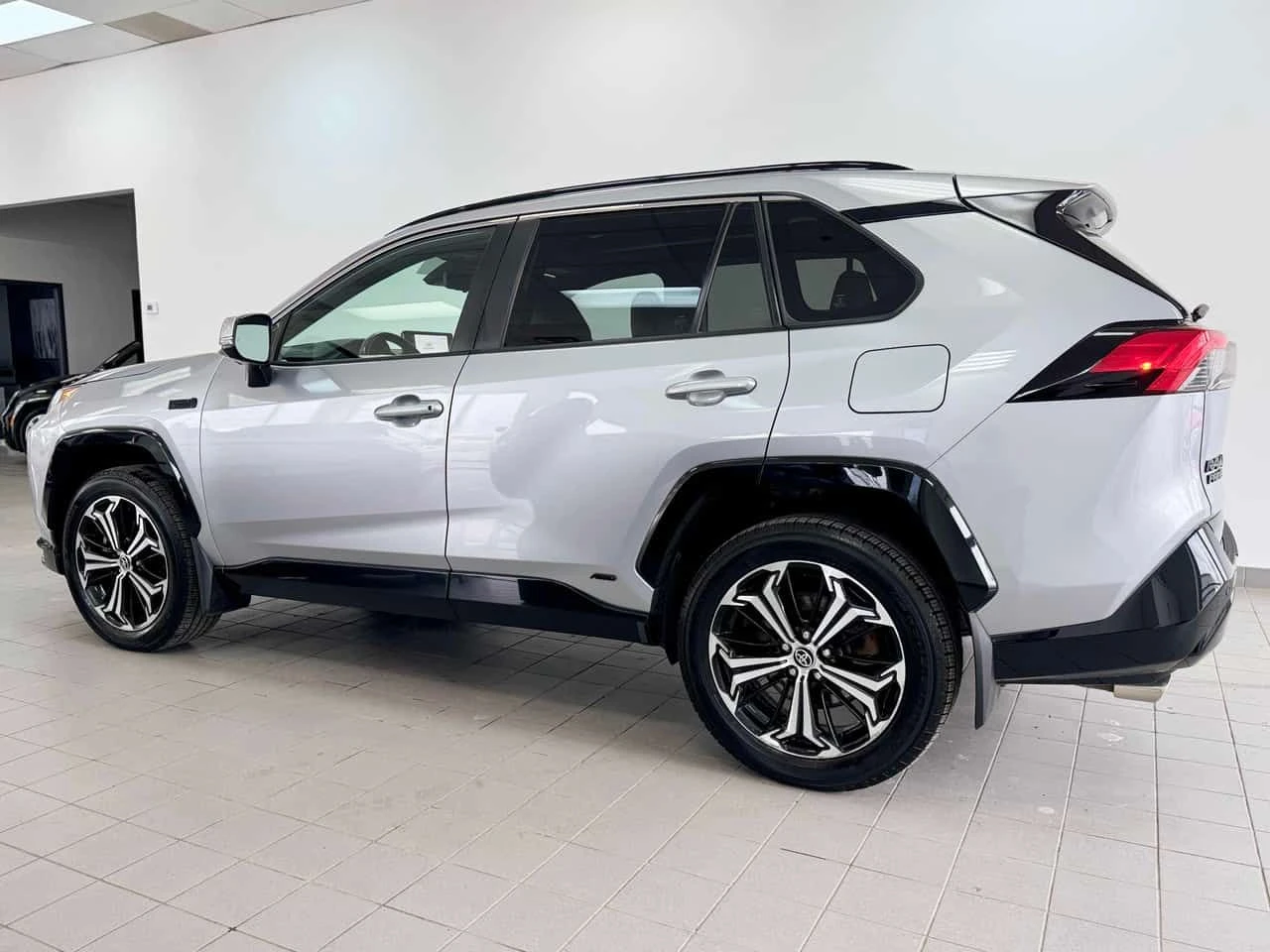 Toyota Rav4 * XSE AWD PRIME * ВСИЧКИ ЕКСТРИ ЗА МОДЕЛА!* , снимка 2 - Автомобили и джипове - 54133493