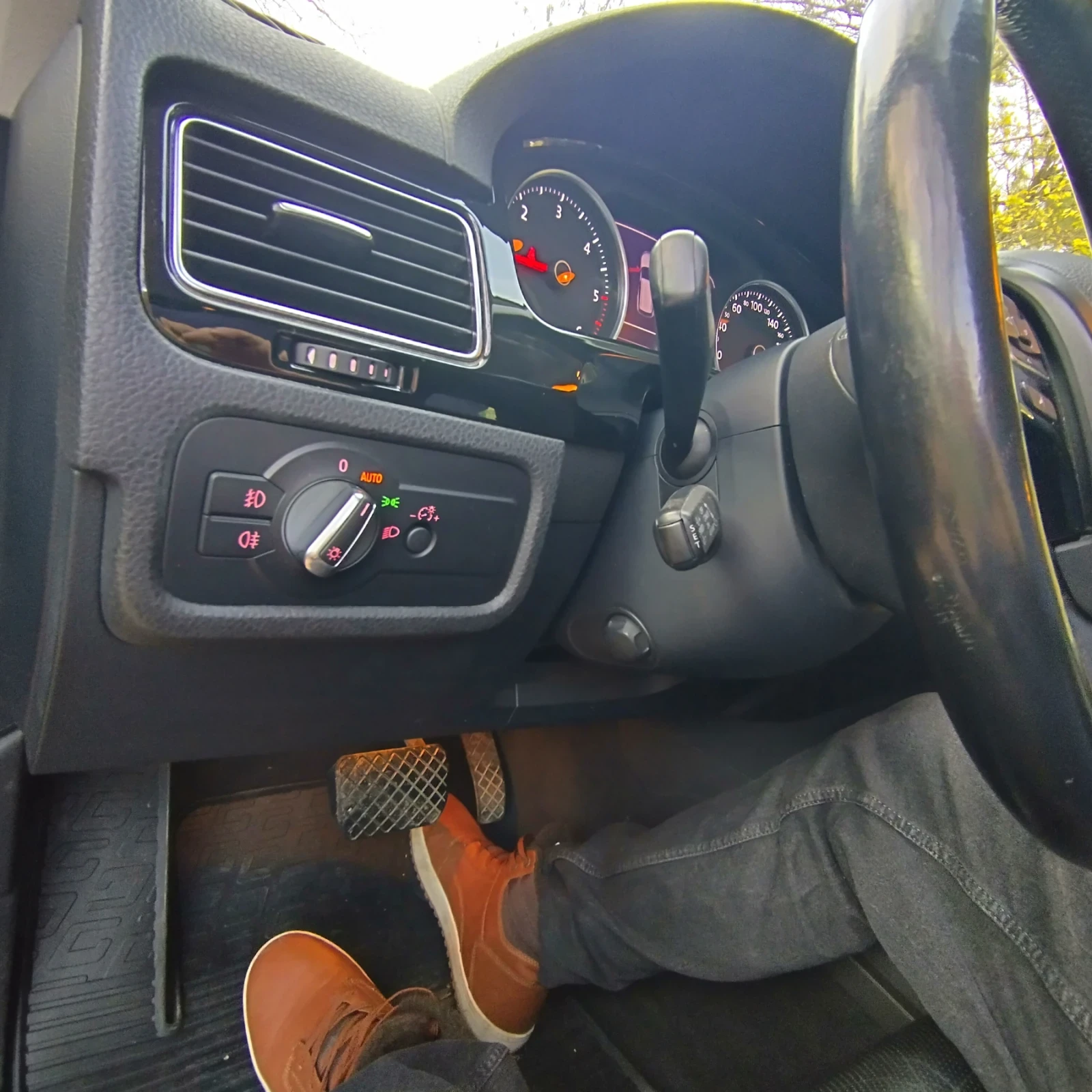 VW Touareg 3.0, снимка 6 - Автомобили и джипове - 54293266