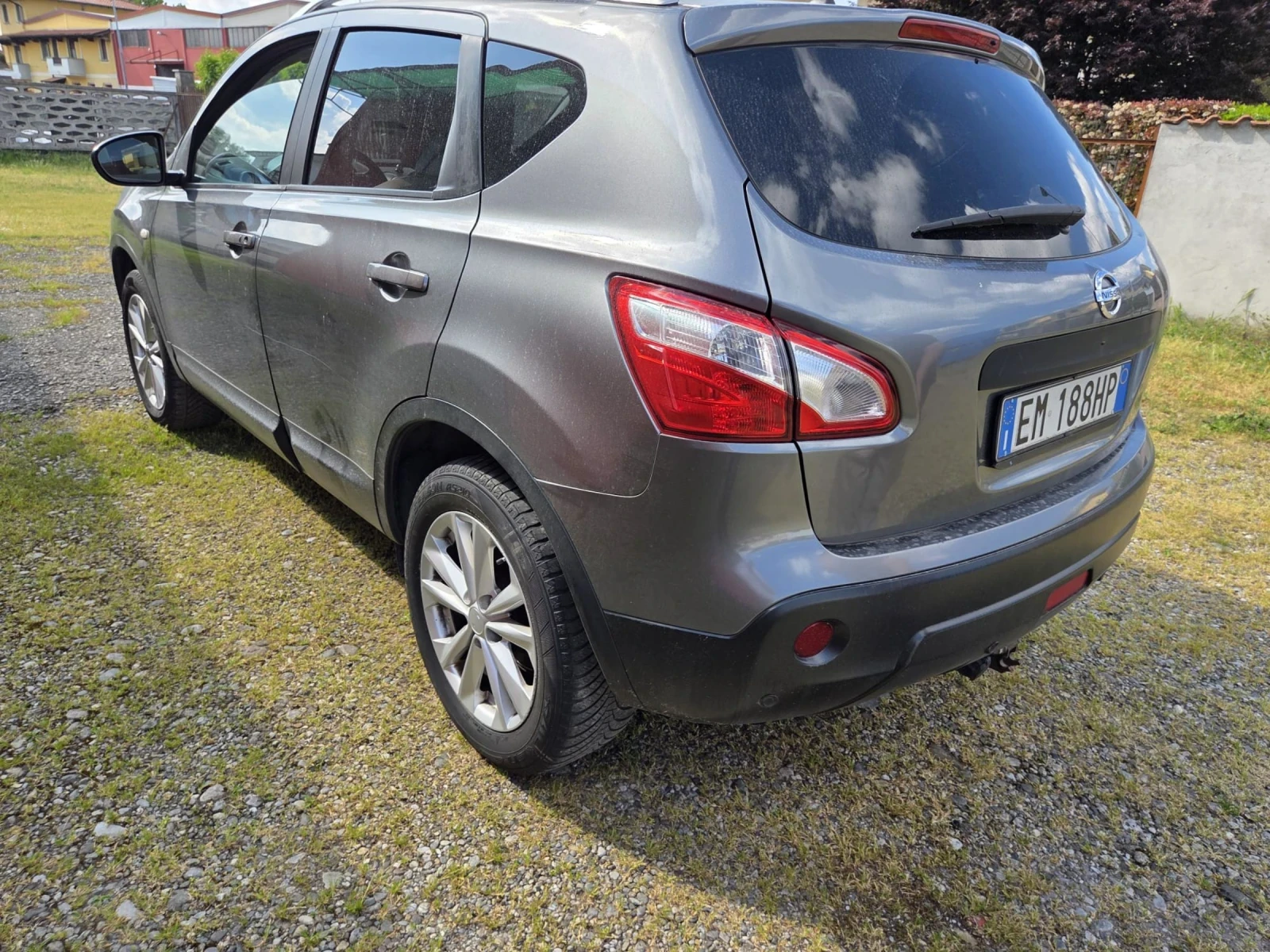 Nissan Qashqai 2.0 4х4 автоматик, снимка 13 - Автомобили и джипове - 54681538
