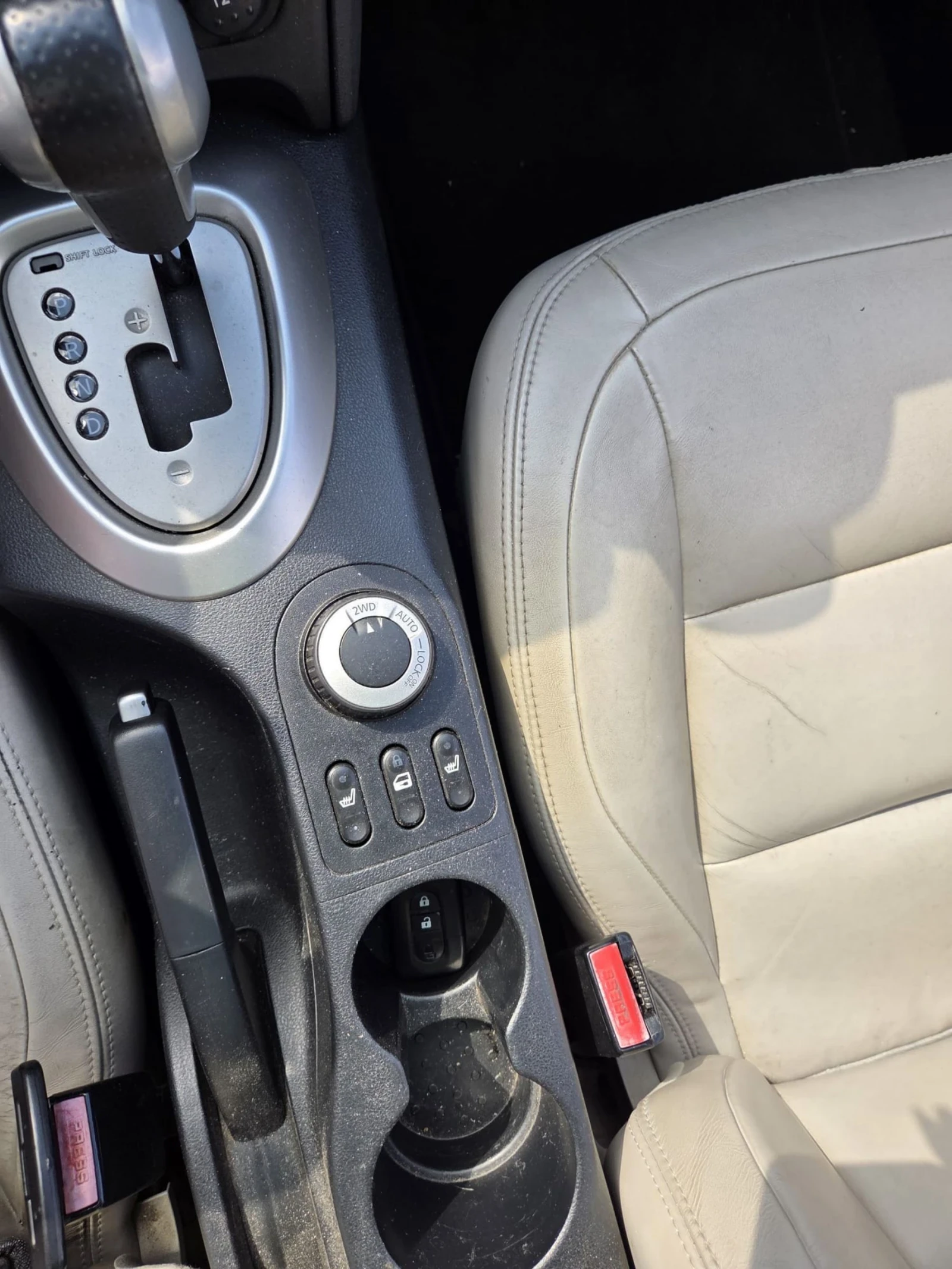 Nissan Qashqai 2.0 4х4 автоматик, снимка 14 - Автомобили и джипове - 54681538