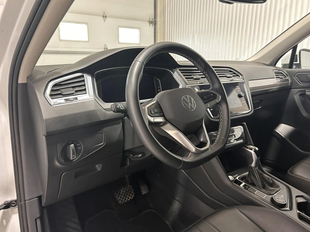 VW Tiguan Comfortline 4MOTION, снимка 8 - Автомобили и джипове - 54869196
