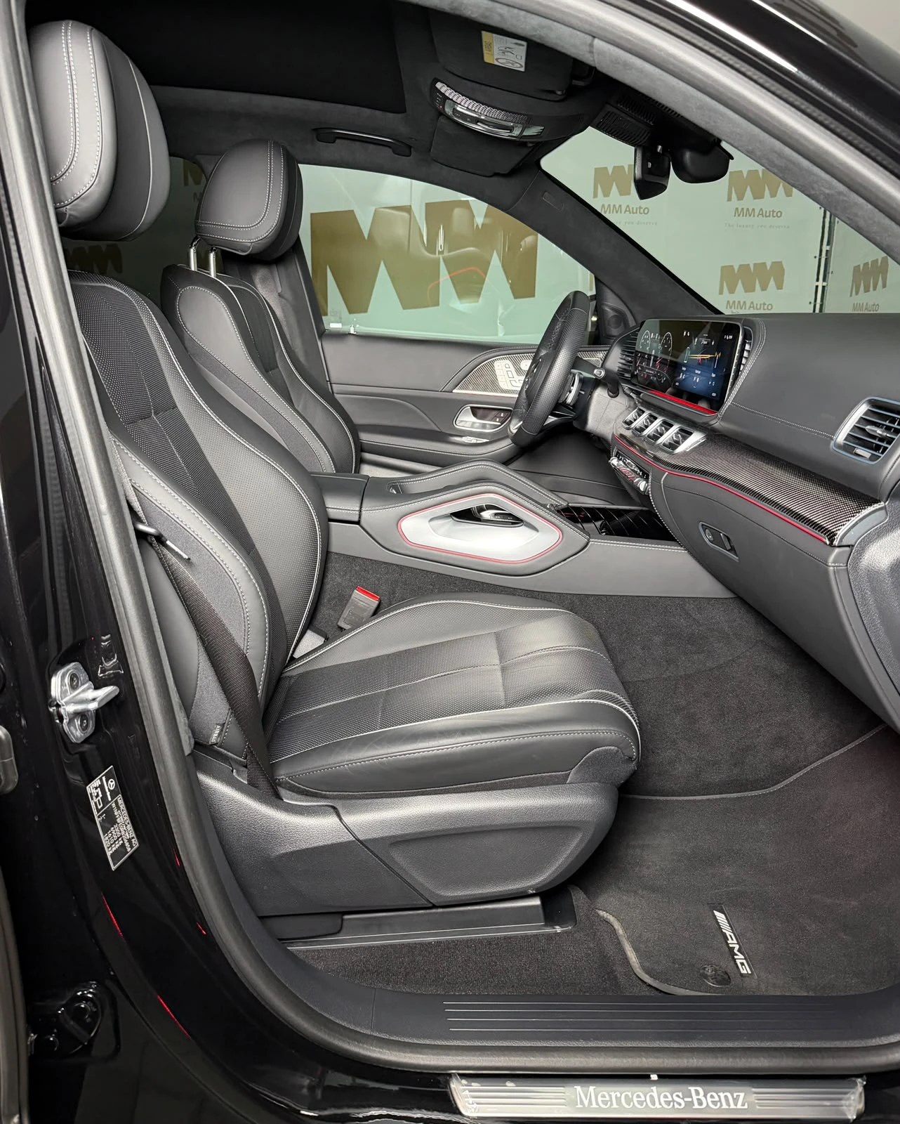 Mercedes-Benz GLS580 AMG* 4Matic* Pano* HuD* Carbon* Massage, снимка 8 - Автомобили и джипове - 55405322