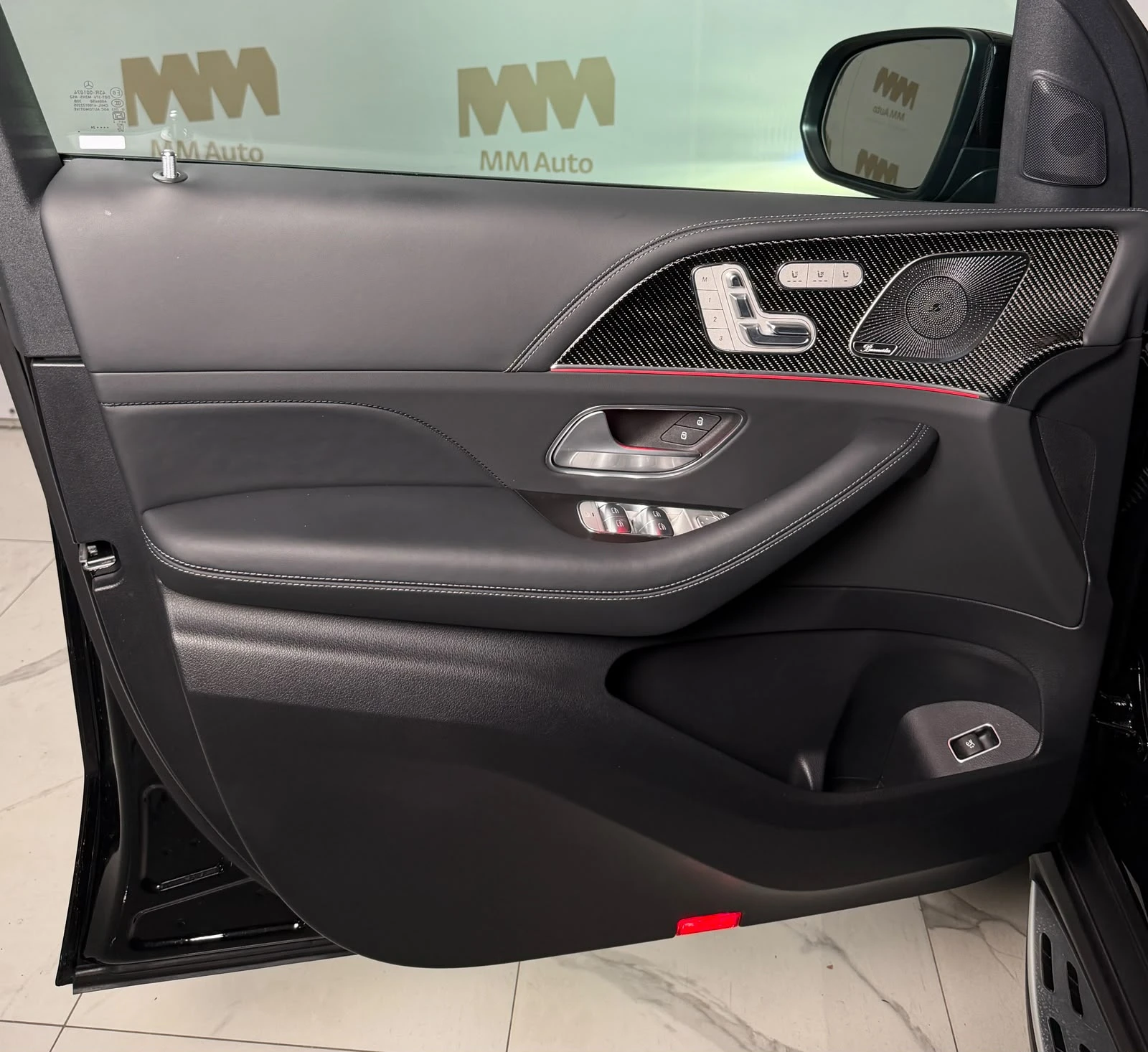 Mercedes-Benz GLS580 AMG* 4Matic* Pano* HuD* Carbon* Massage, снимка 6 - Автомобили и джипове - 55405322