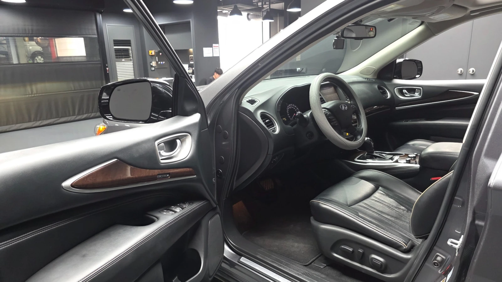 Infiniti QX60 ESSENTIAL FIRST CLASS * КРАЙНА ЦЕНА* FULL MAX, снимка 6 - Автомобили и джипове - 56198747