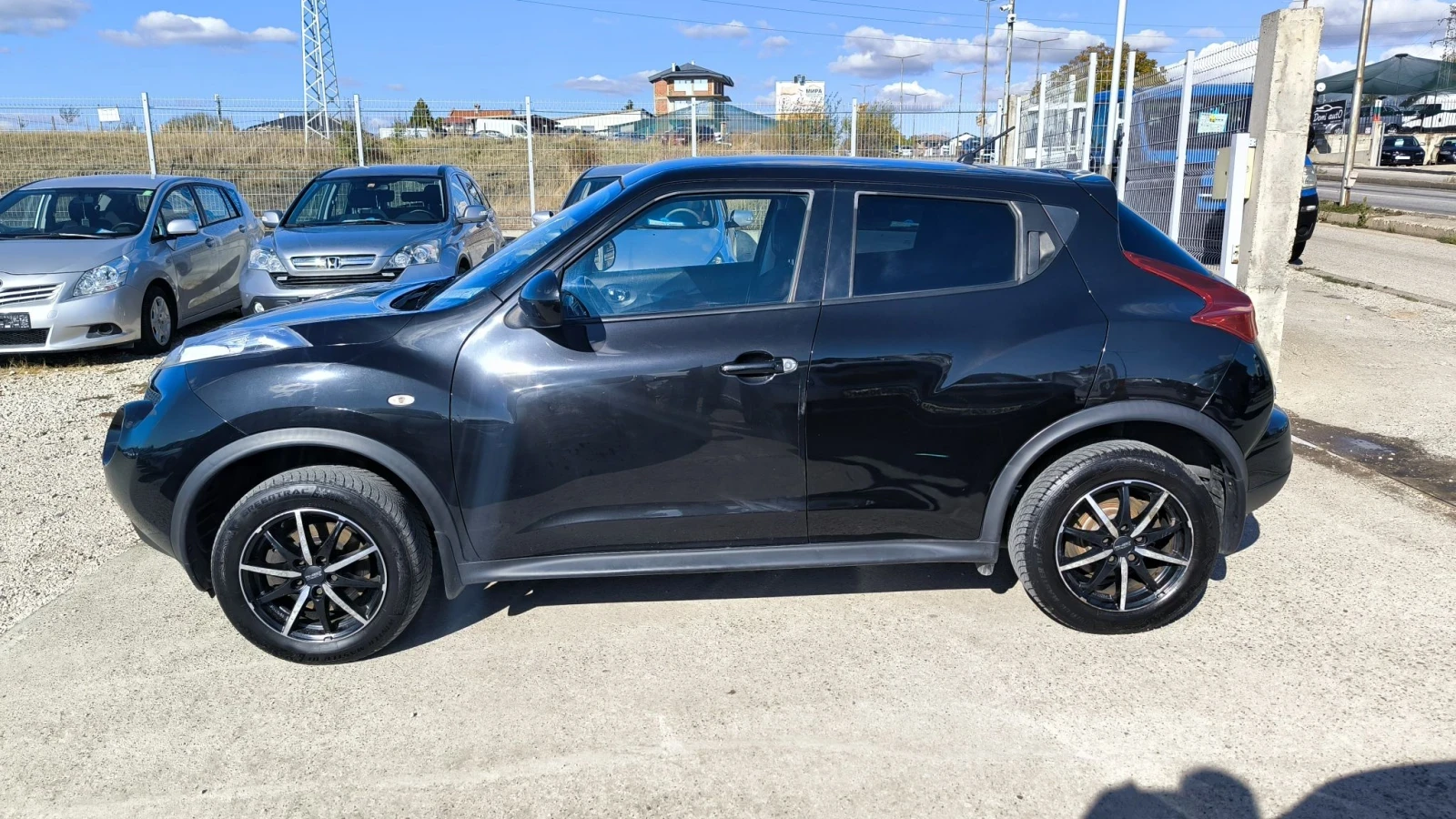 Nissan Juke 1.6i Turbo , снимка 6 - Автомобили и джипове - 56637867