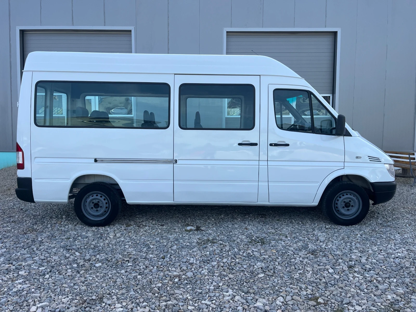 Mercedes-Benz Sprinter 211 2.2CDI климатик/9места - изображение 2