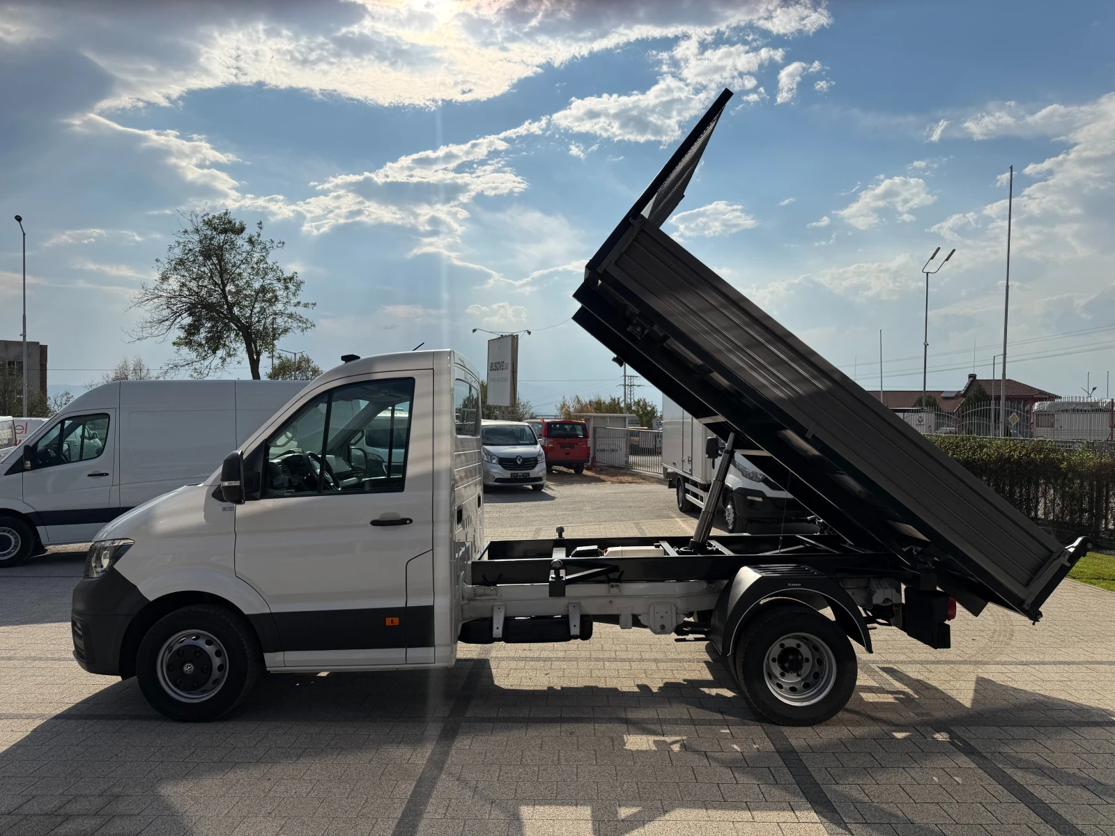 VW Crafter 2.0TDI до 3.5т. 3.30м. Клима Euro 6 , снимка 5 - Бусове и автобуси - 56166206