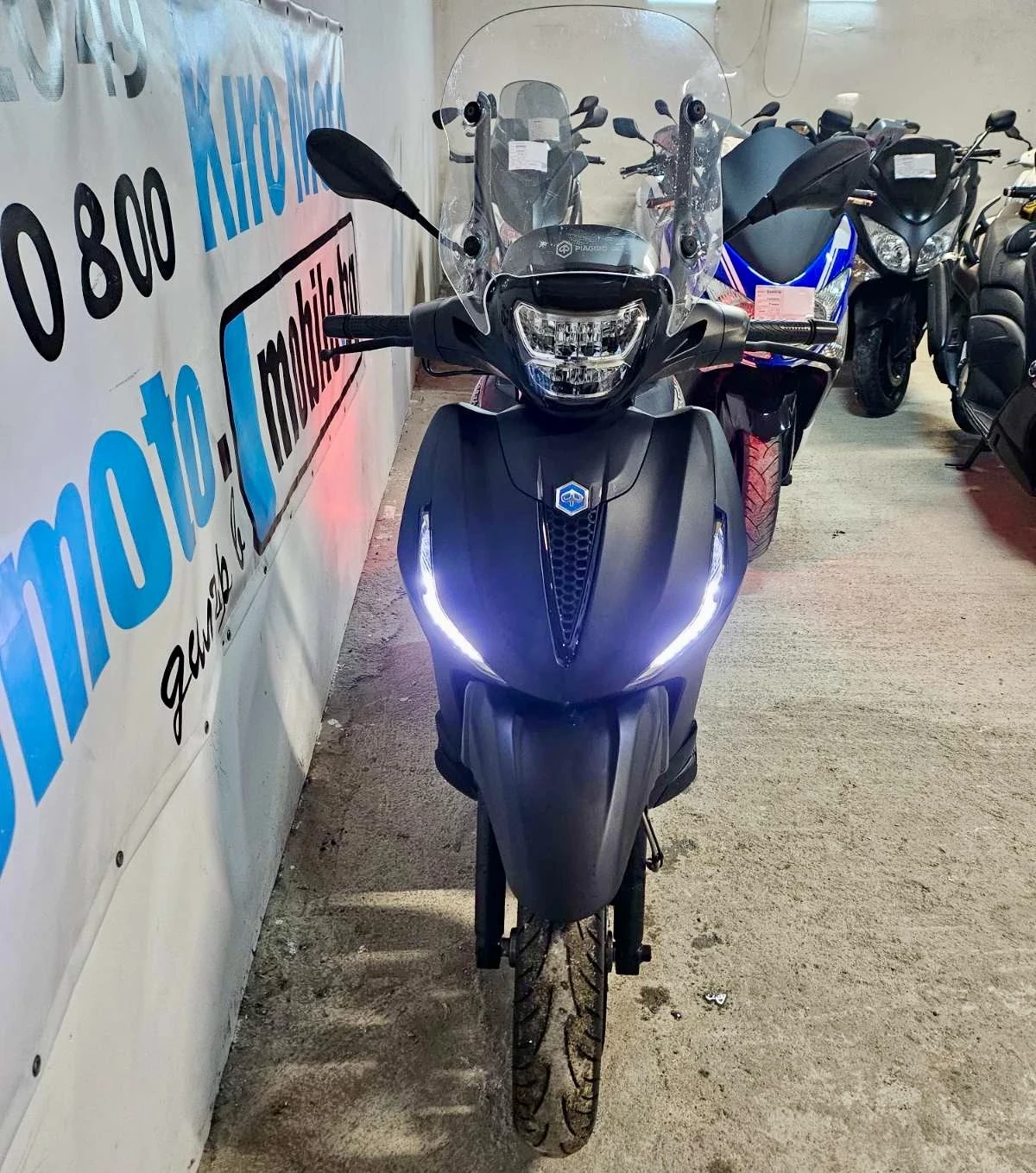 Piaggio Beverly 400i ABS DEEP BLACK - изображение 9