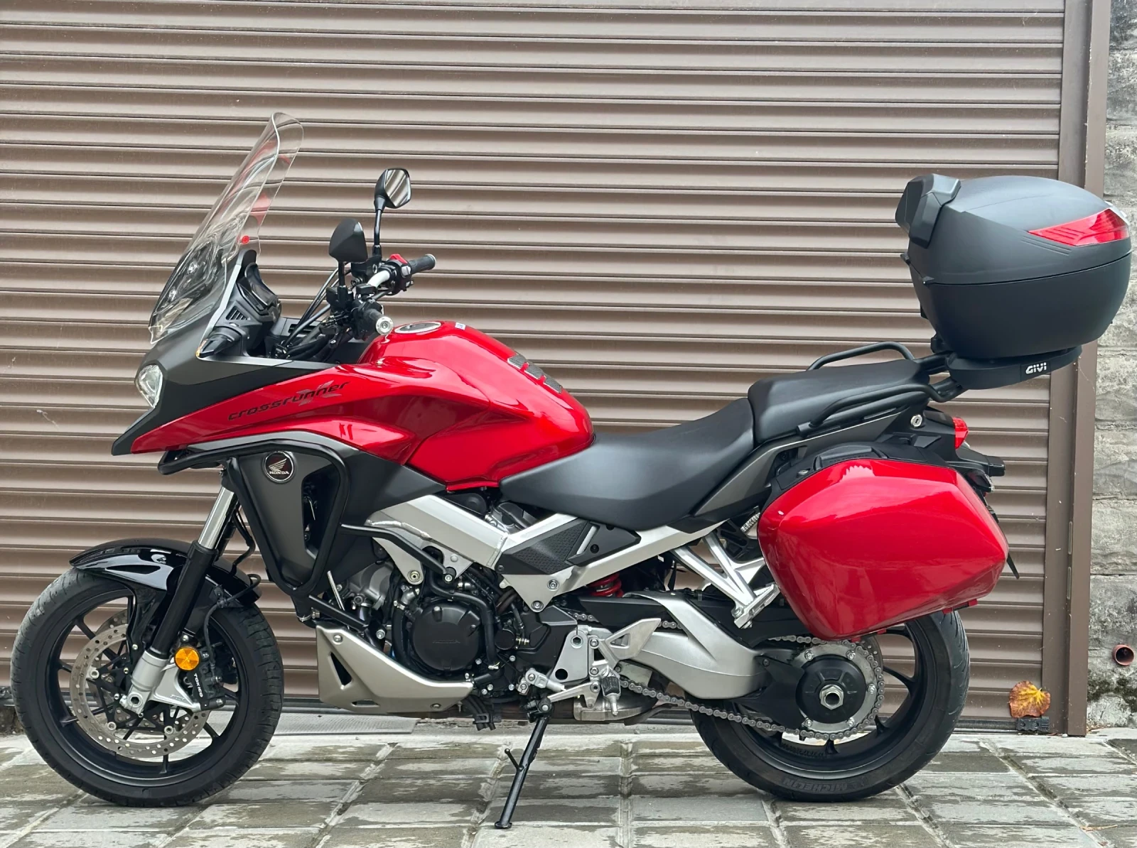 Honda Crossrunner 800i ABS, TC, LED, QS, Нов внос от Швейцария