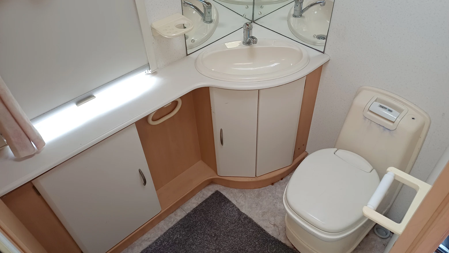  Coachmen ///  /TV | Mobile.bg   15