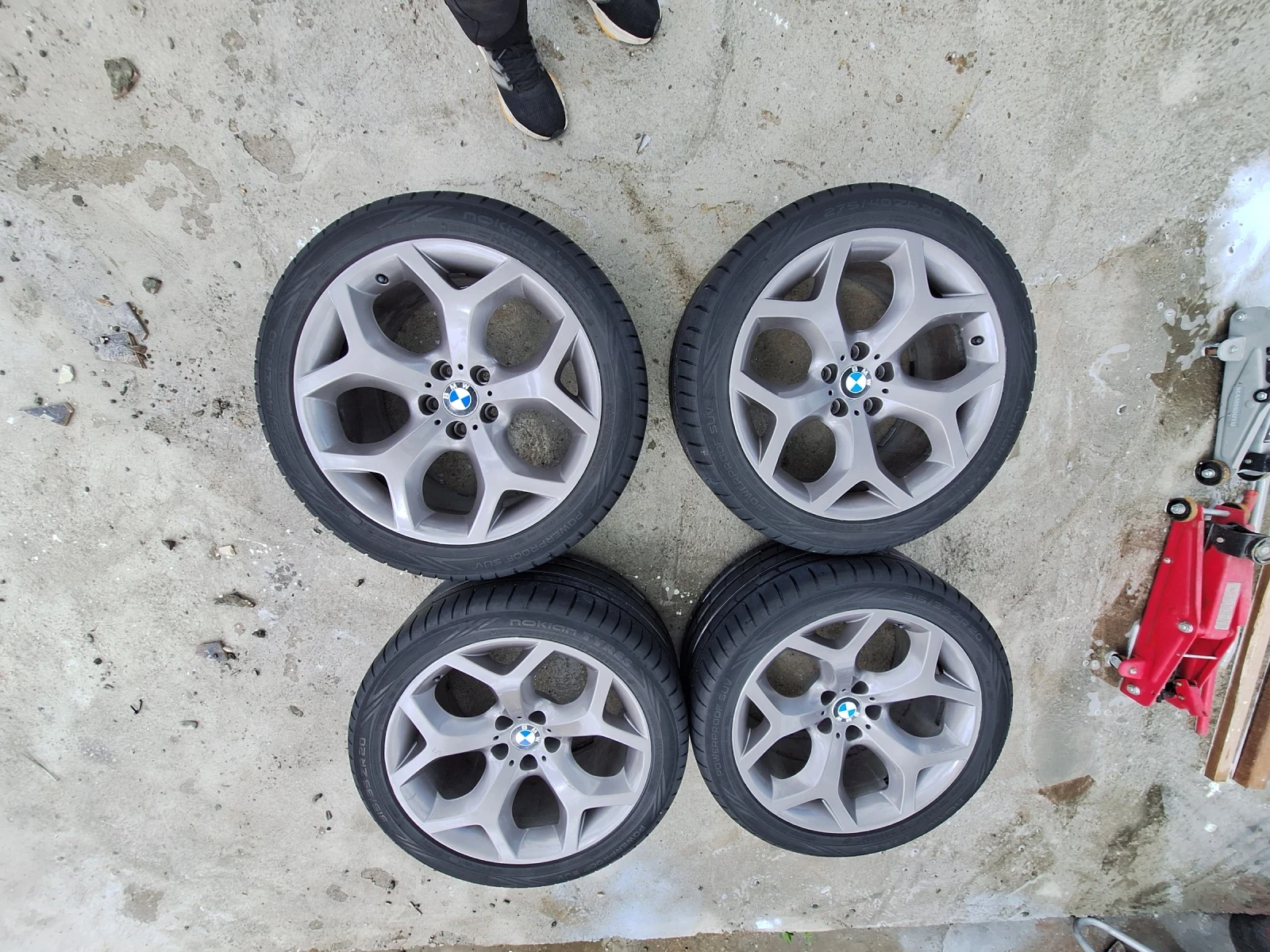 Гуми с джанти Nokian 275/40R20