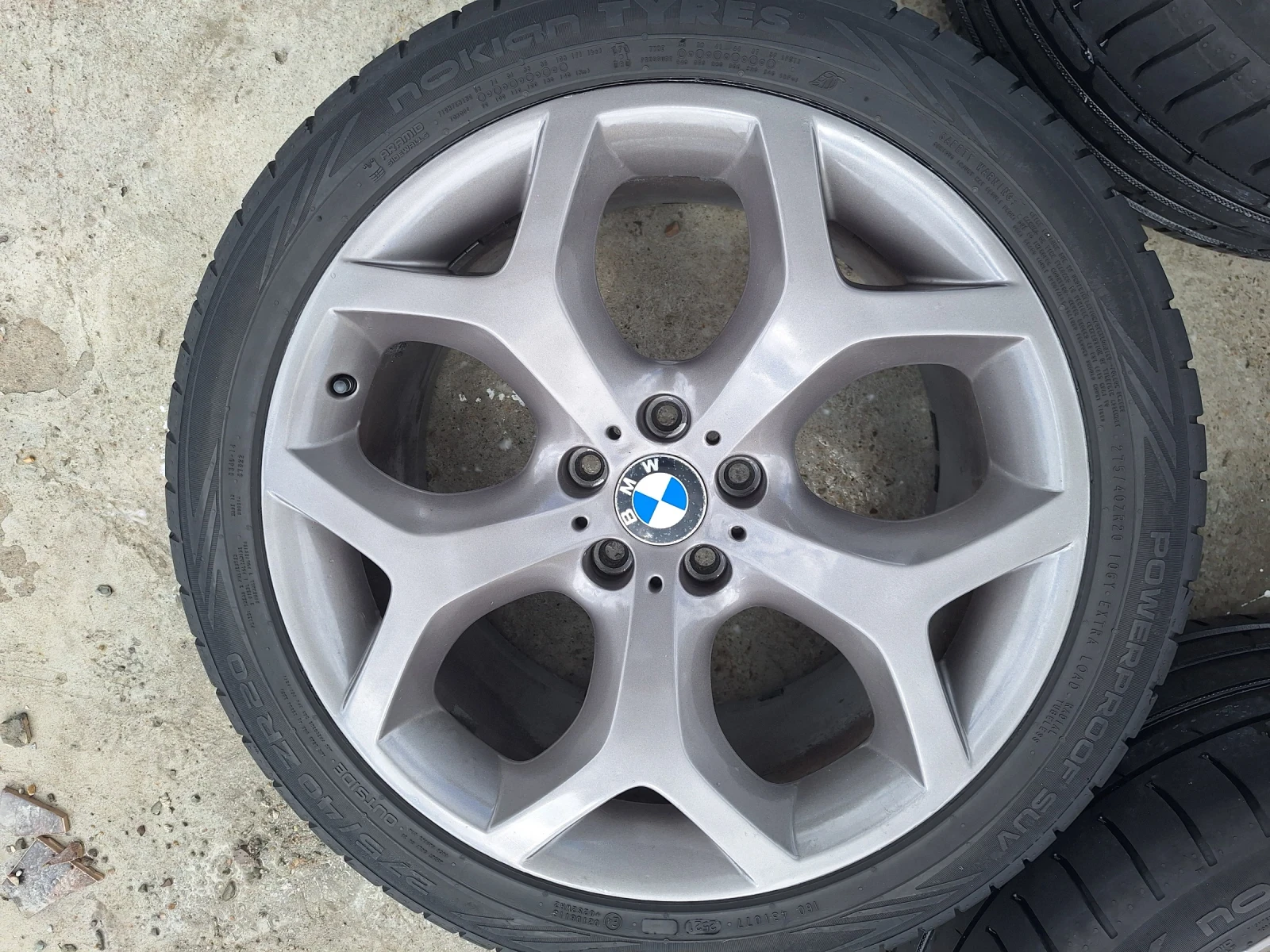 Гуми с джанти Nokian 275/40R20, снимка 8 - Гуми и джанти - 54580813