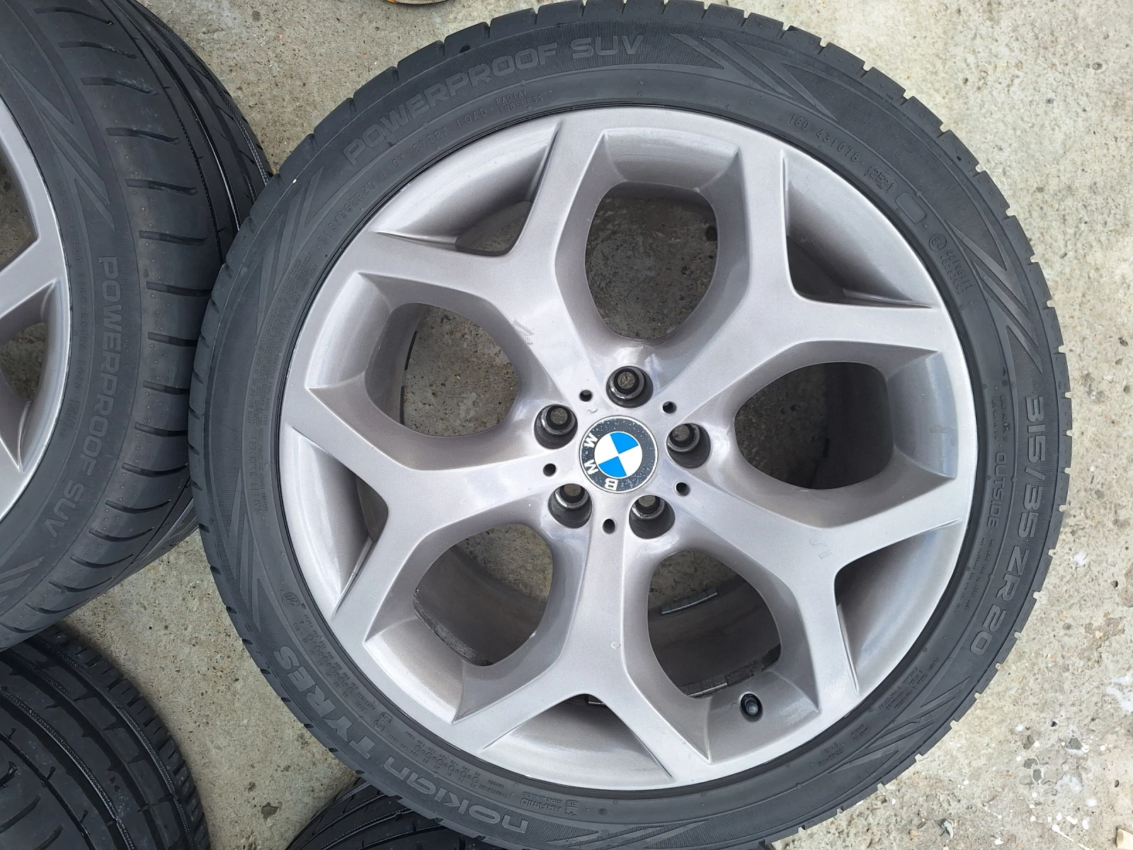 Гуми с джанти Nokian 275/40R20, снимка 6 - Гуми и джанти - 54580813