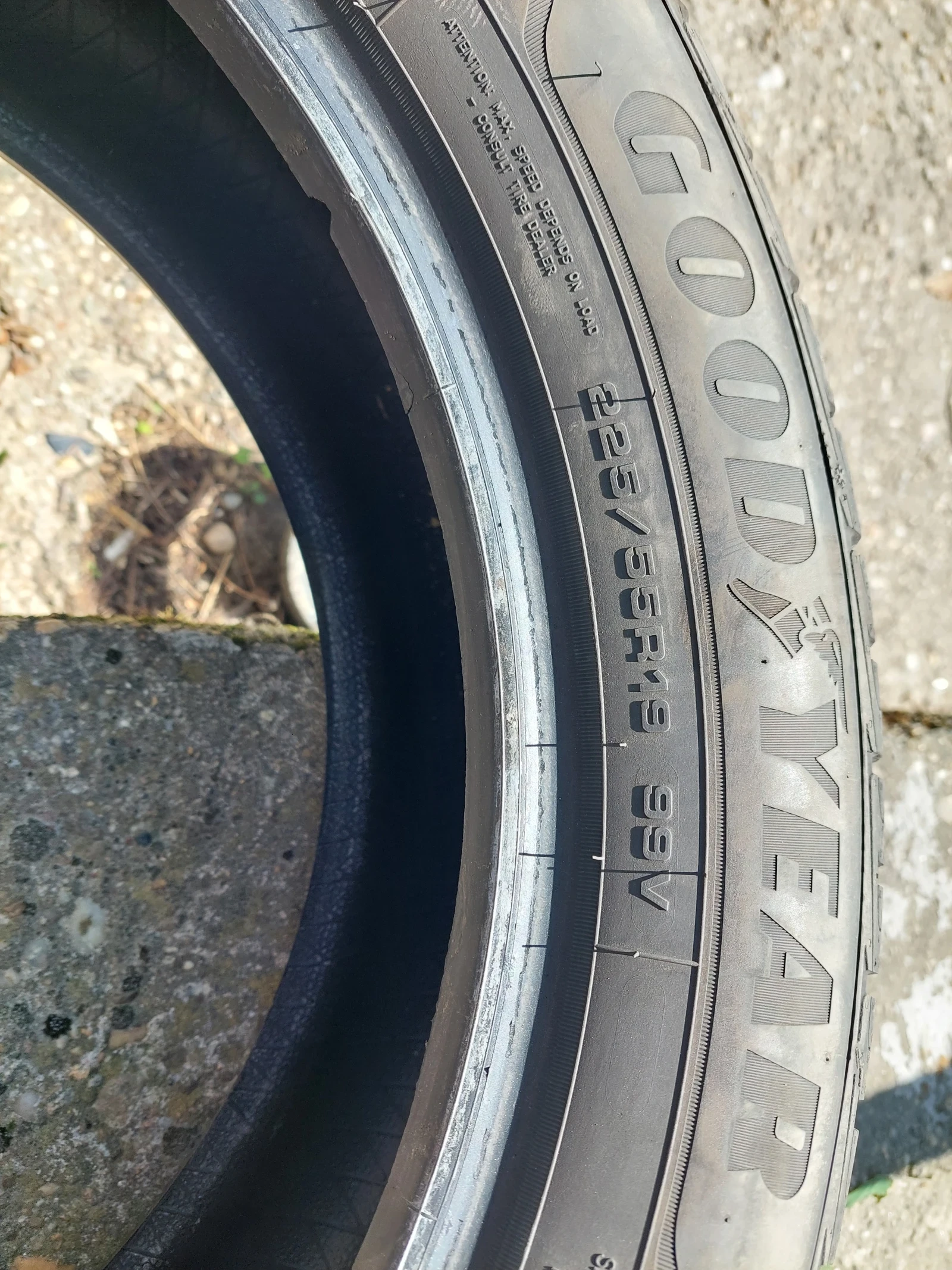 Гуми Зимни 225/55R19, снимка 3 - Гуми и джанти - 54668536
