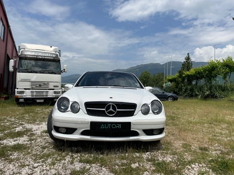 Mercedes-Benz C 32 AMG ГАРАЖЕН ОБСЛУЖЕН ОТ ДО, снимка 2 - Автомобили и джипове - 46037992