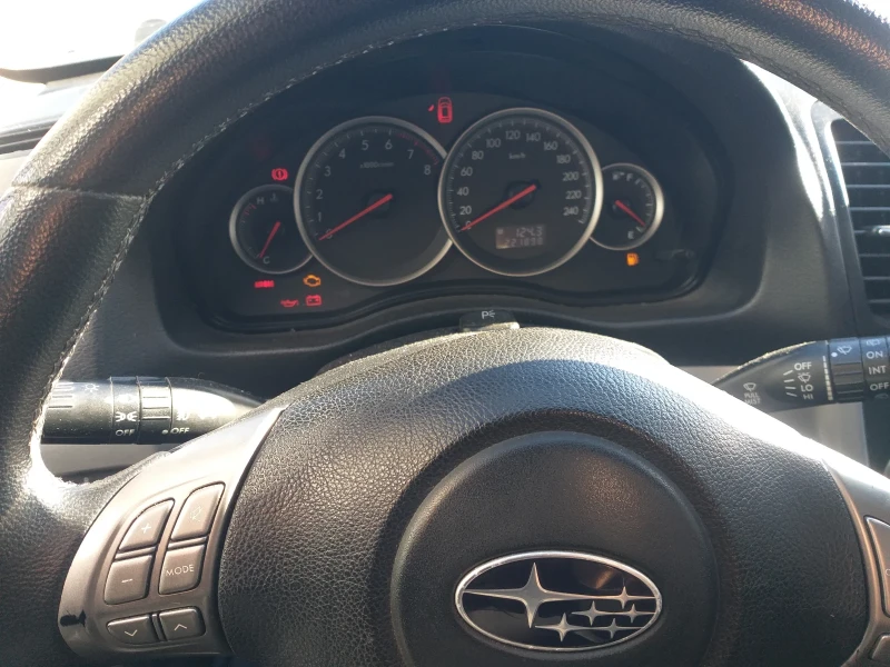 Subaru Outback, снимка 4 - Автомобили и джипове - 47874281