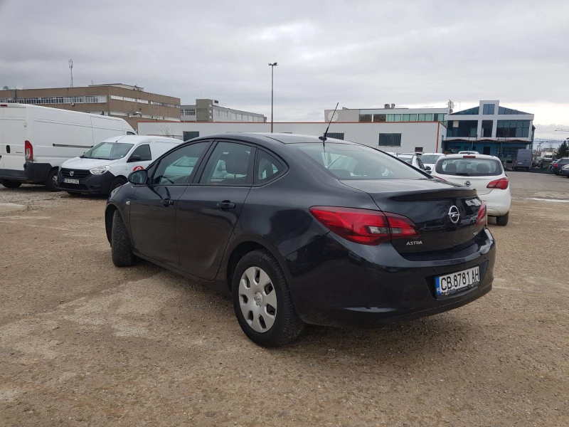 Opel Astra, снимка 3 - Автомобили и джипове - 48204240