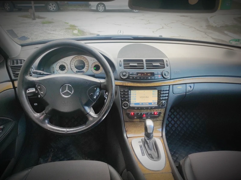 Mercedes-Benz E 320, снимка 6 - Автомобили и джипове - 48786244