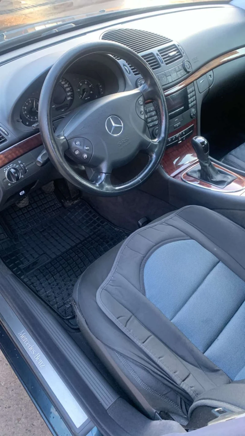 Mercedes-Benz E 270, снимка 13 - Автомобили и джипове - 49307957