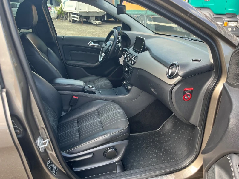 Mercedes-Benz B 200 AMG OPTIC PREMIUM , снимка 11 - Автомобили и джипове - 50305633