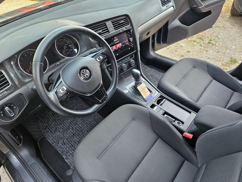 VW Golf 1.5 TSI, снимка 10 - Автомобили и джипове - 51140389