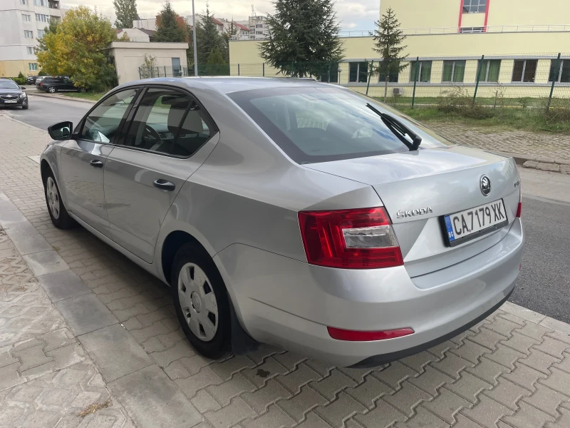 Skoda Octavia 1.6TDI, снимка 7 - Автомобили и джипове - 52406805