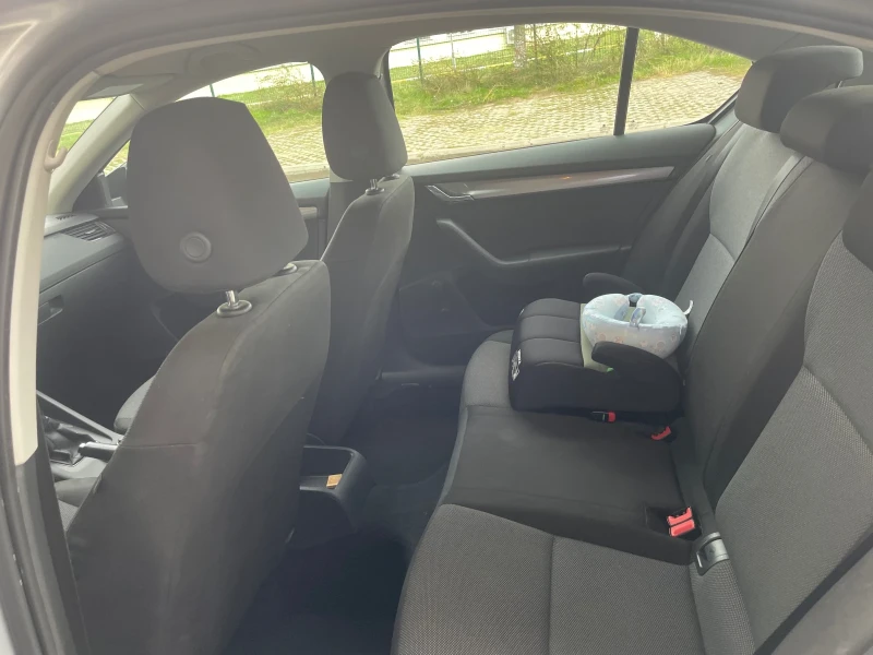 Skoda Octavia 1.6TDI, снимка 10 - Автомобили и джипове - 52406805