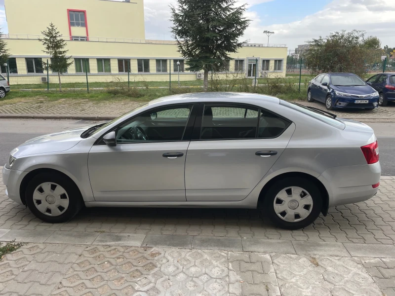 Skoda Octavia 1.6TDI, снимка 8 - Автомобили и джипове - 52406805