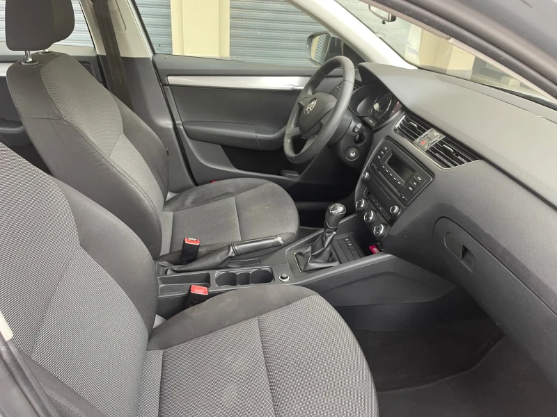 Skoda Octavia 1.6TDI, снимка 12 - Автомобили и джипове - 52406805