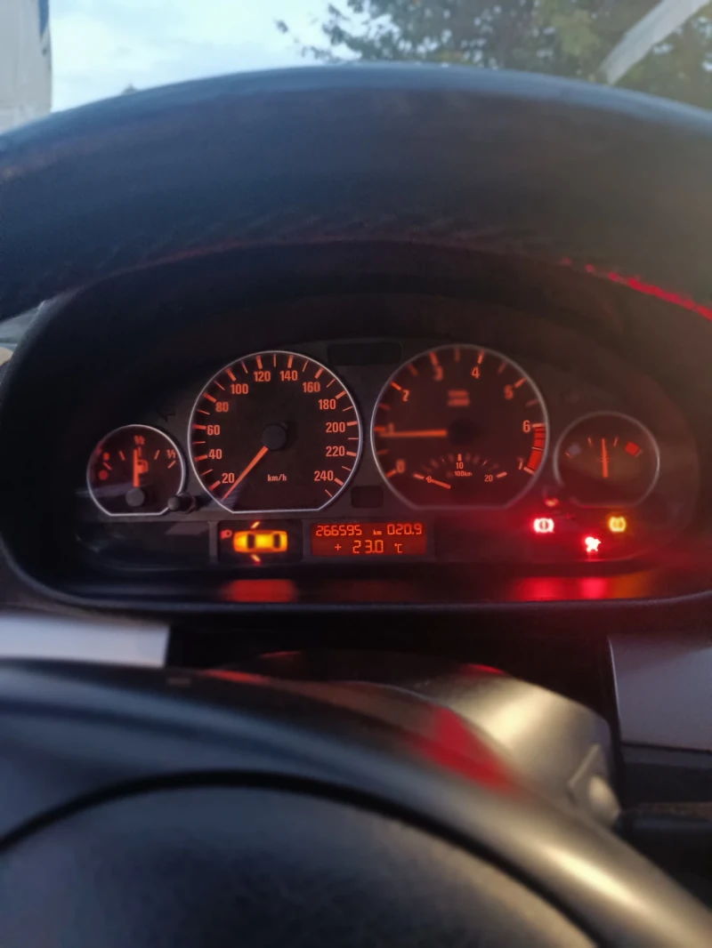 BMW 330 XI, снимка 8 - Автомобили и джипове - 52946810