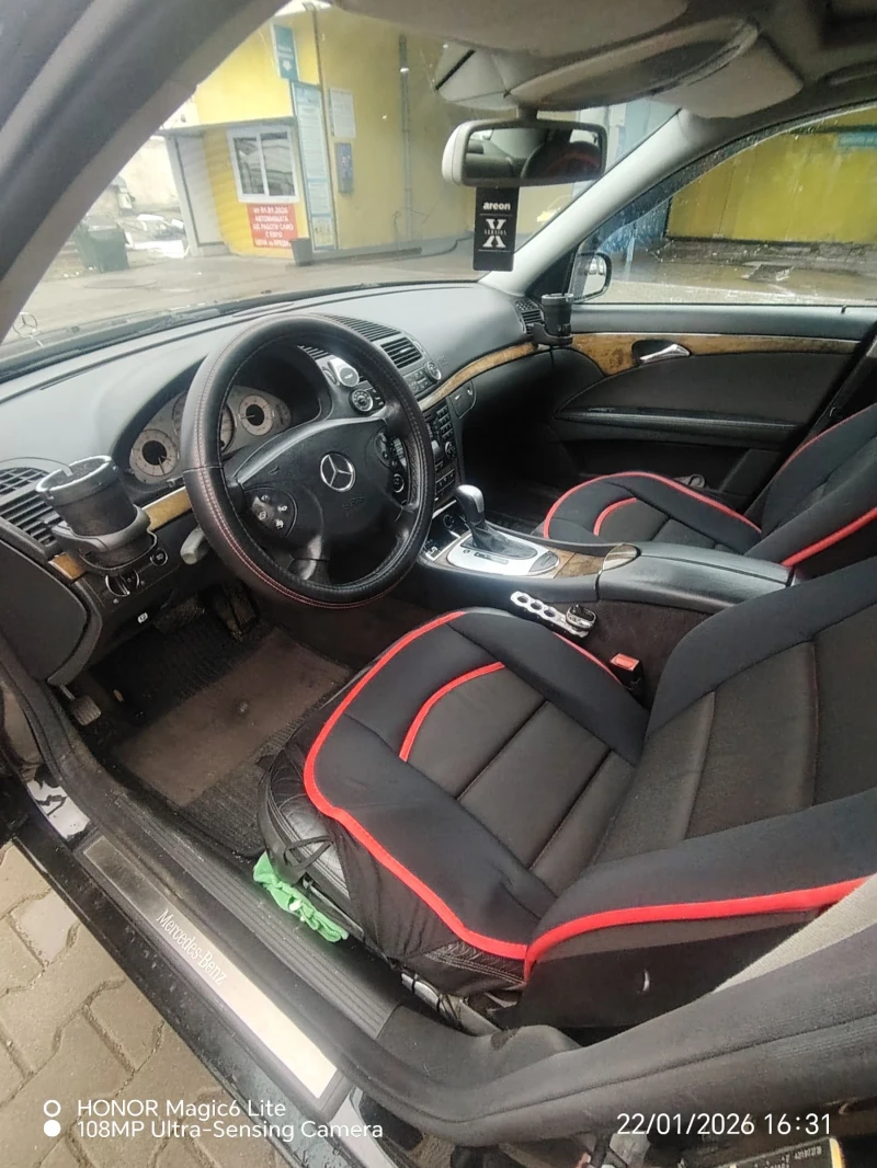 Mercedes-Benz E 220 Avantgarde , снимка 10 - Автомобили и джипове - 53191675