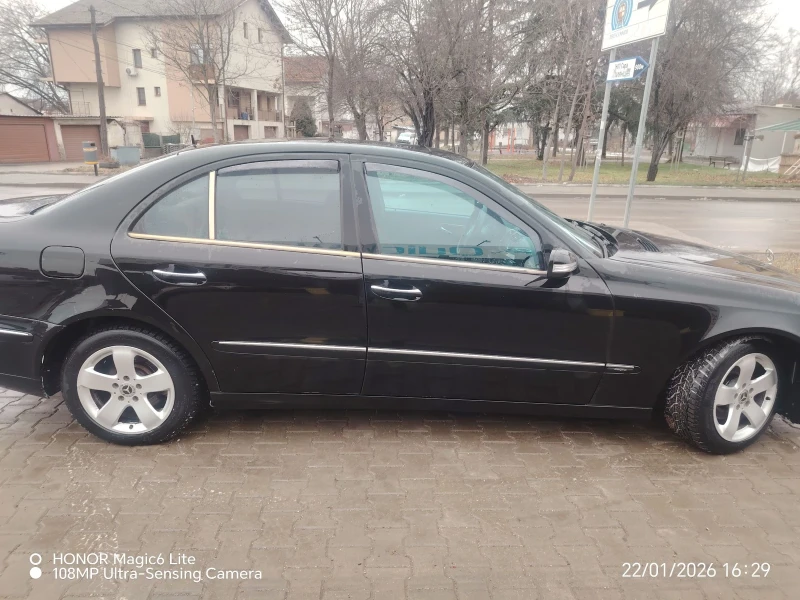 Mercedes-Benz E 220 Avantgarde , снимка 4 - Автомобили и джипове - 53191675