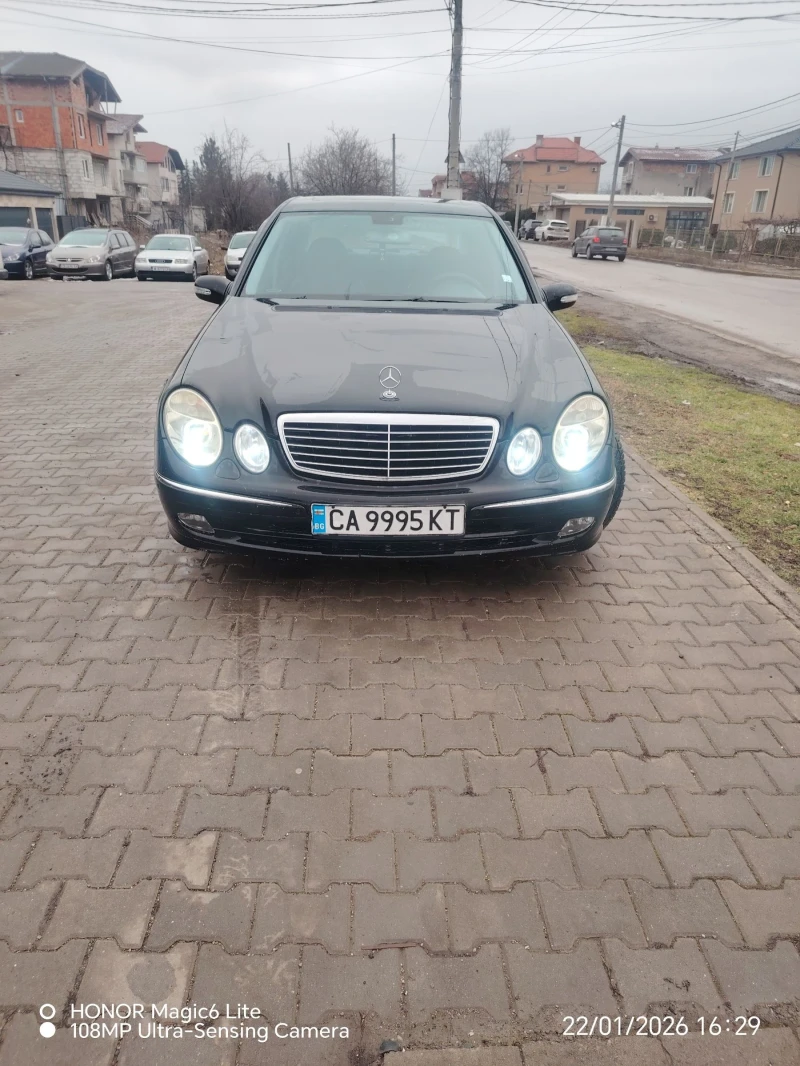 Mercedes-Benz E 220 Avantgarde , снимка 3 - Автомобили и джипове - 53191675