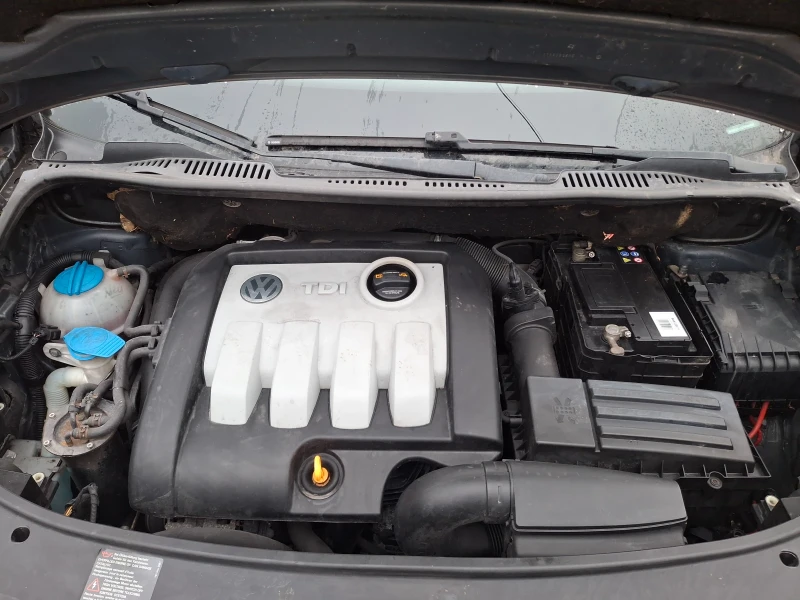 VW Touran 1.9TDI 2008 6 скорости, снимка 12 - Автомобили и джипове - 53373861
