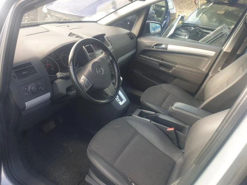 Opel Zafira 1.9 cdti, снимка 8 - Автомобили и джипове - 30881648