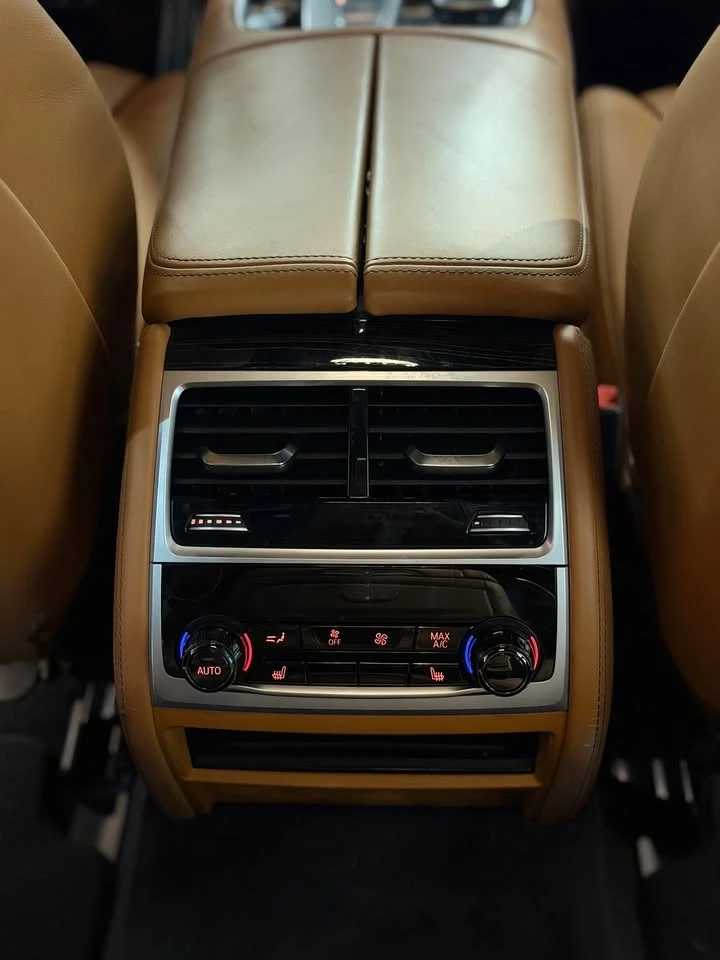 BMW 750 CARFAX* АВТОФИНАНСИРАНЕ* БЕЗ ПЪРВОНАЧАЛНА ВНОСКА* , снимка 11 - Автомобили и джипове - 52863145