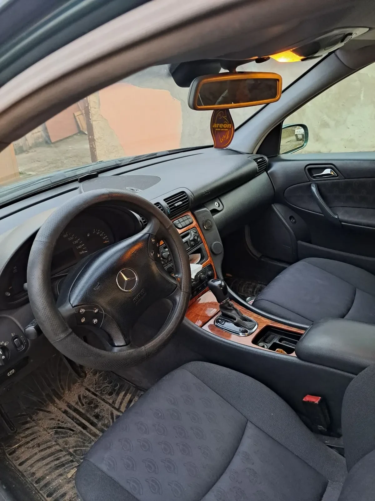 Mercedes-Benz C 200  - изображение 2