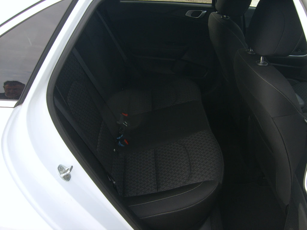 Kia Ceed 1, 6crdi automat hybrid | Mobile.bg   12