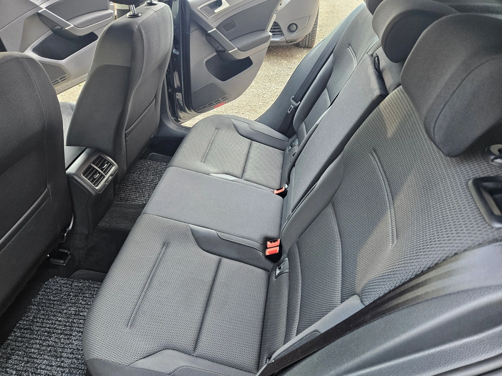 VW Golf 1.5 TSI | Mobile.bg   15