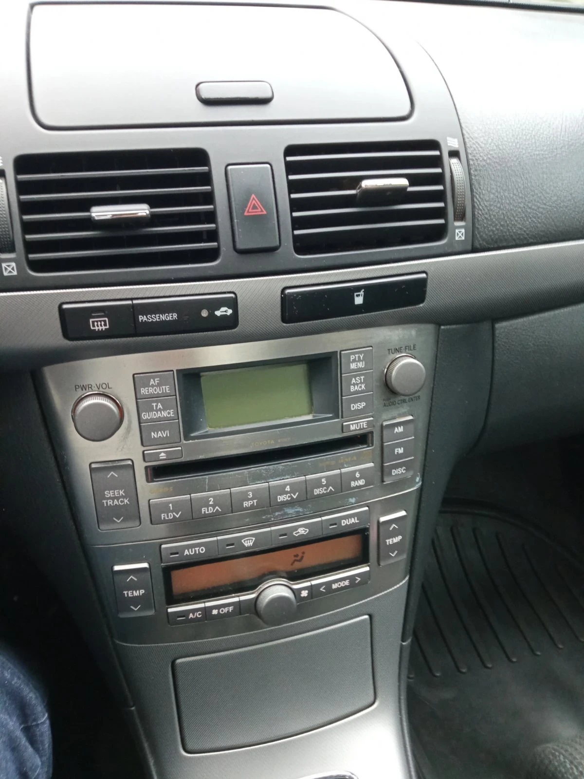 Toyota Avensis  - изображение 10