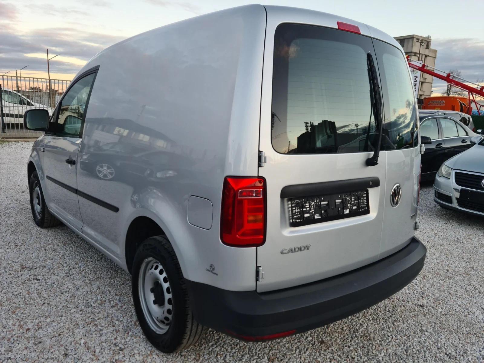 VW Caddy 2.0 TDI - изображение 7